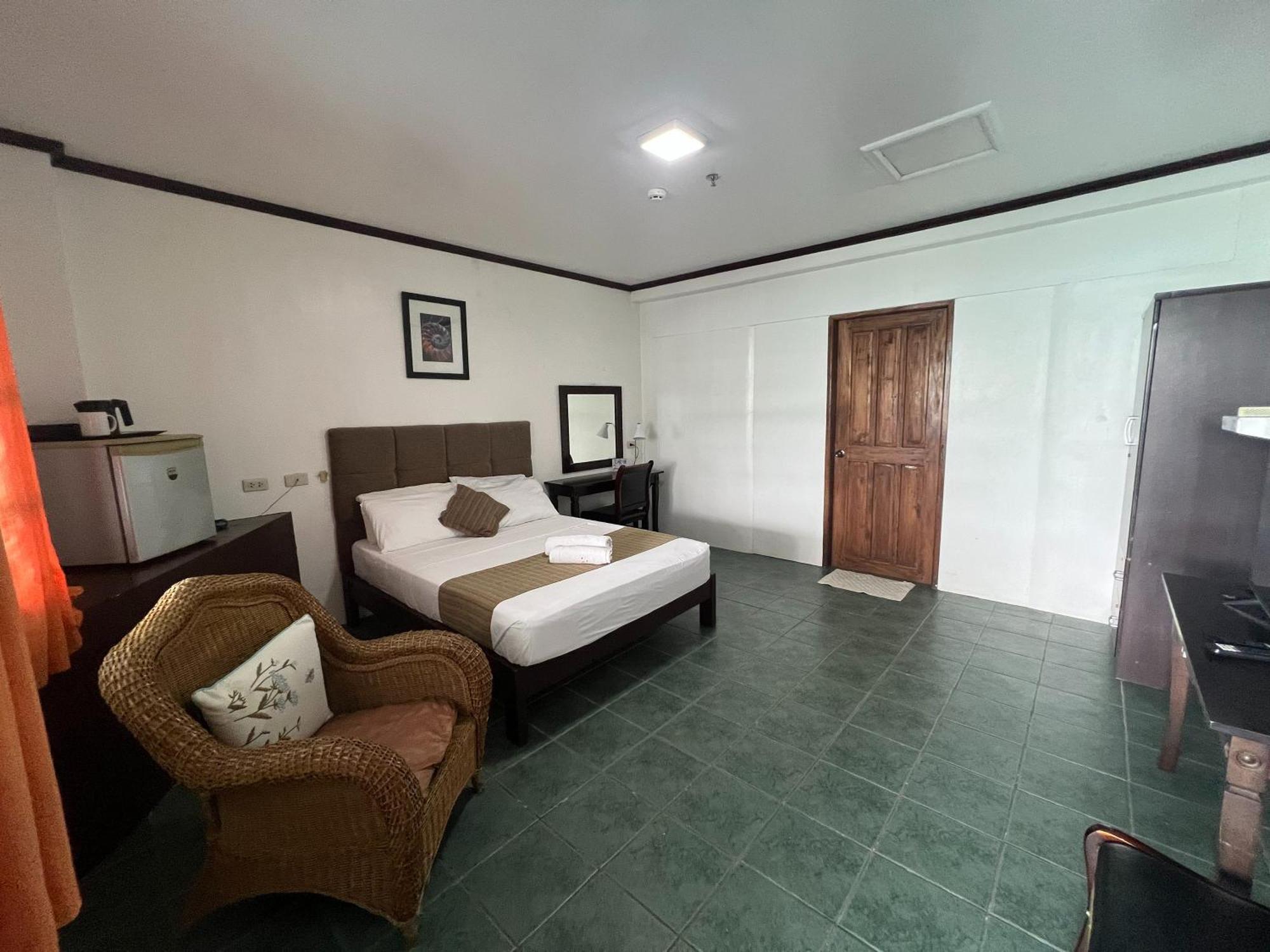 Subiza Beach Resort Olongapo Eksteriør bilde