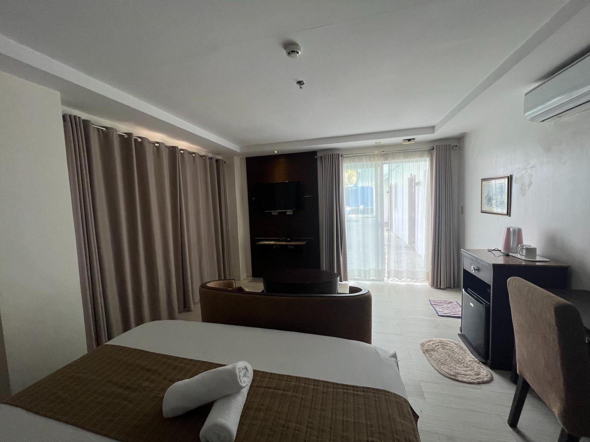 Subiza Beach Resort Olongapo Eksteriør bilde